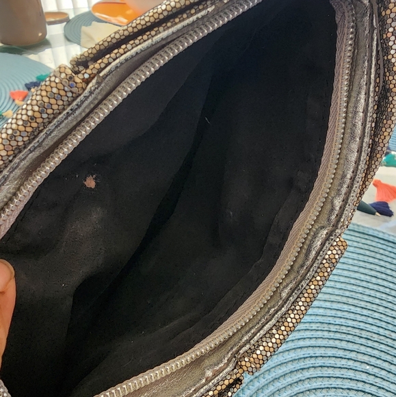 Victoria's Secret Silver Glitter Wristlet Make Up Bag good condition - Picture 8 of 8